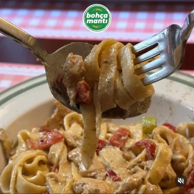 Sebzeli Tavuklu Fettucini