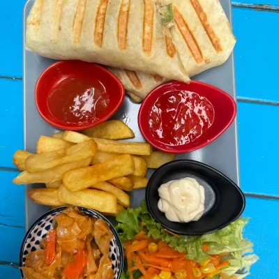 Köri Soslu Kremalı Tavuklu Wrap